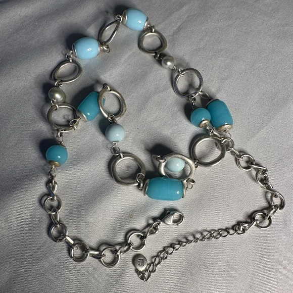Blue glass bead matte silvertone artisan style necklace - Picture 5 of 5